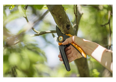 Секатор Fiskars PowerGear PX94 с силовым приводом