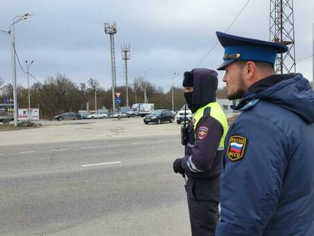 Более 3 миллионов рублей взыскано с чеченских водителей, ездивших без ремней безопасности ИА "Грозный-информ", штрафы судебных приставов по фамилии.