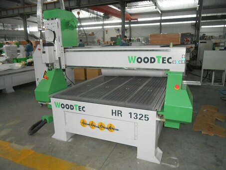 Фрезерно-гравировальный станок с ЧПУ WoodTec HR 1325