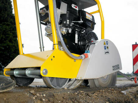 Нарезчик швов (шовнарезчик) бензиновый Wacker Neuson BFS 735 A