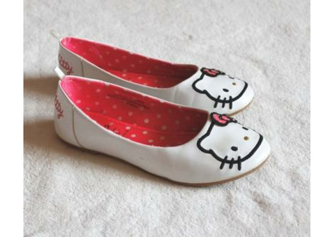 Туфли H&M Hello Kitty р.32, белые