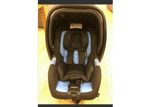 Продам автокресло Recaro Privia