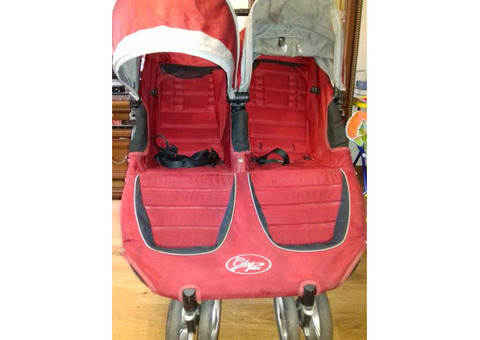 Продается коляска baby jogger city mini duo