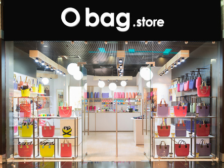 Купить лучший выбор сумок в 'Bagstore Name'